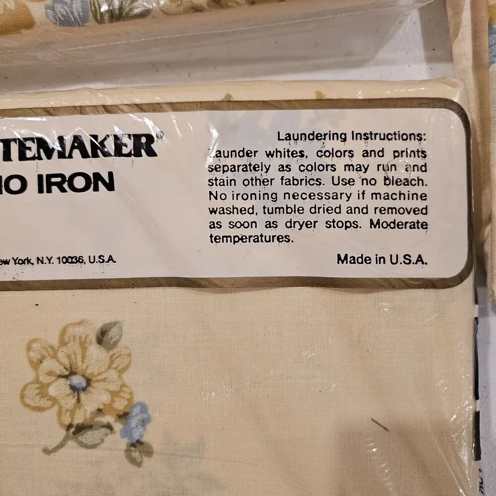 Tastemaker Vintage Twin Fitted & Flat Sheet Set W/Pillowcases - Sheraton NOS